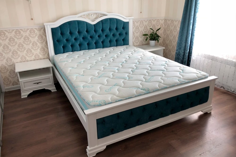 Кровать «Генуя тахта» из массива дерева