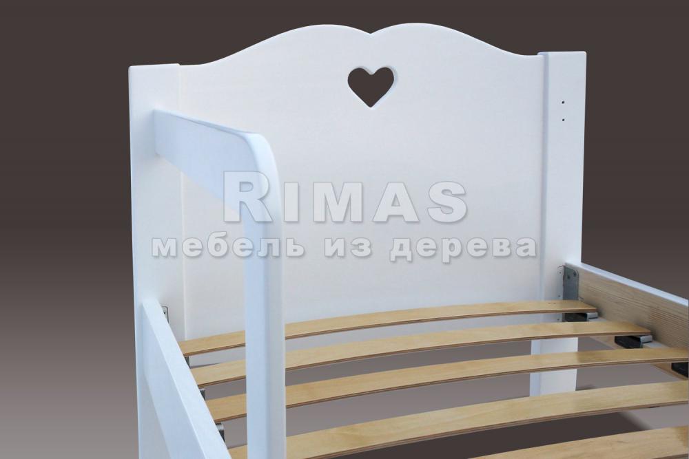 Детская кровать «Алиса в стране чудес» из массива дерева