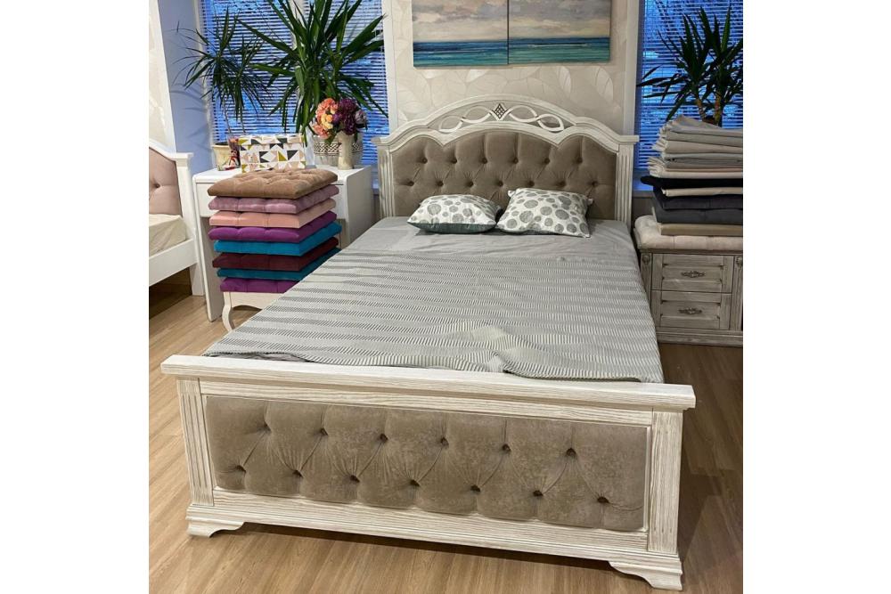 Кровать «Салоника» из массива дерева