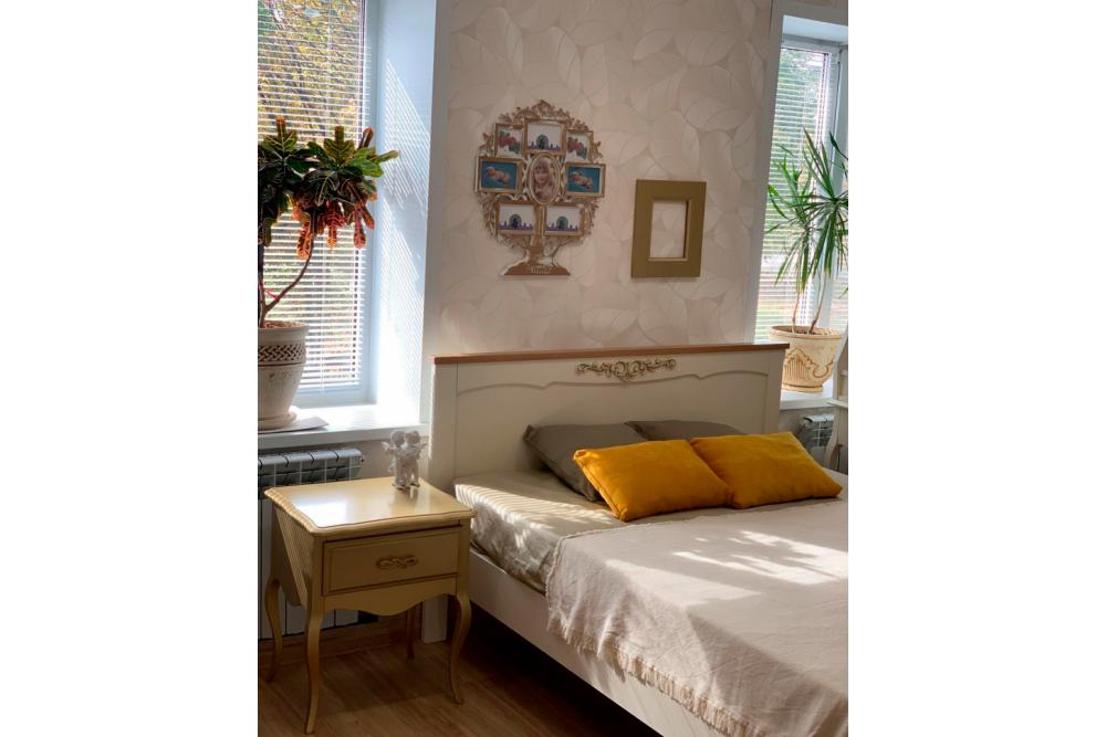 Кровать «Ахарнес» из массива дерева