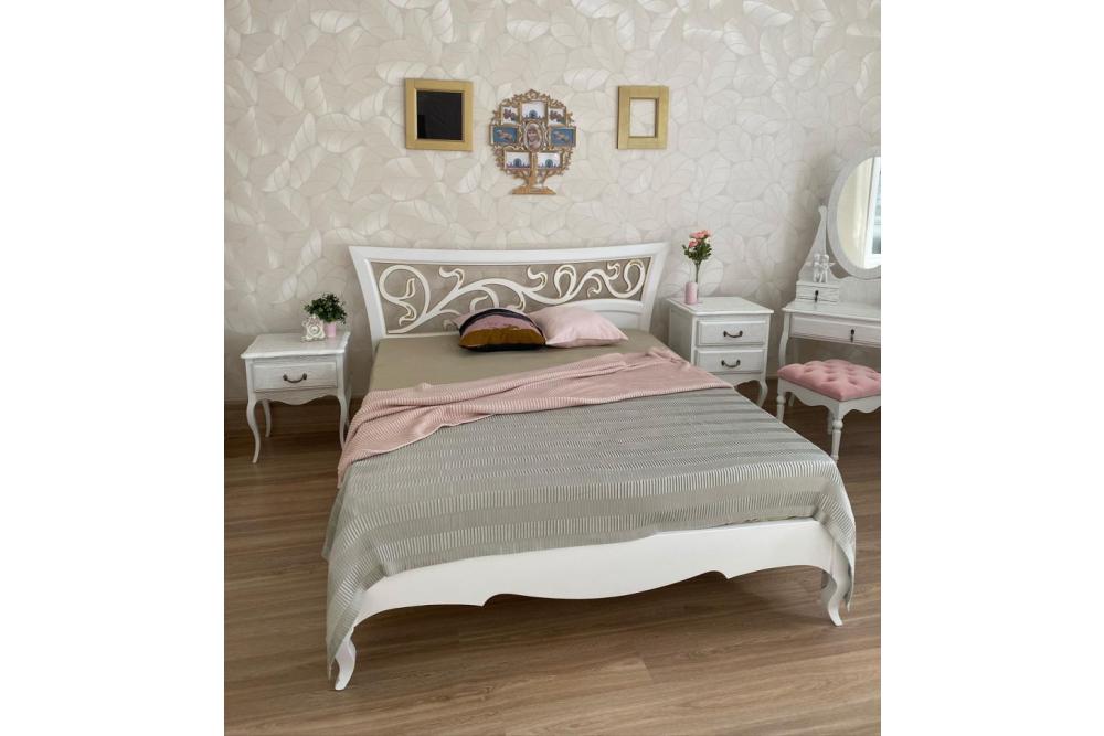 Кровать «Ханья» из массива дерева