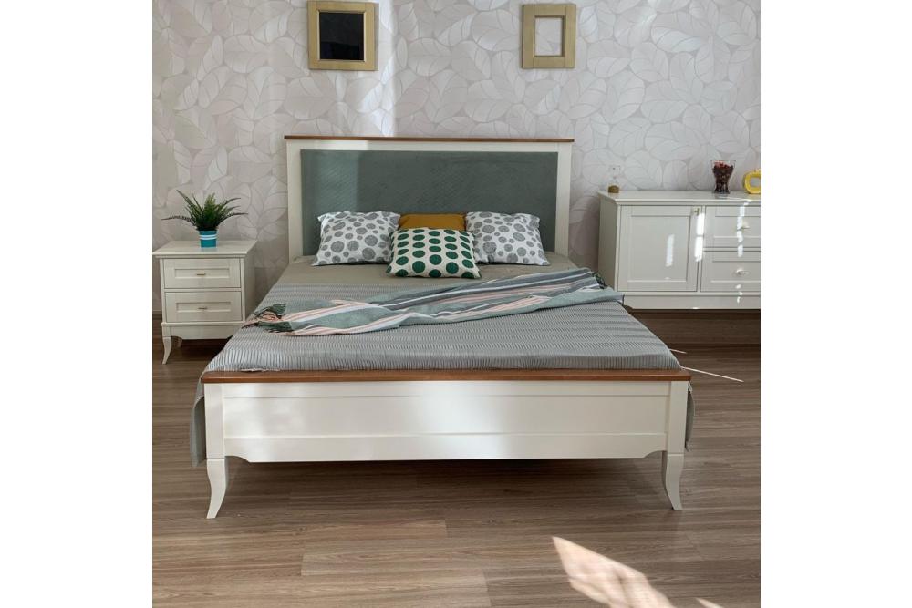 Кровать «Янина (мягкая)» из массива дерева