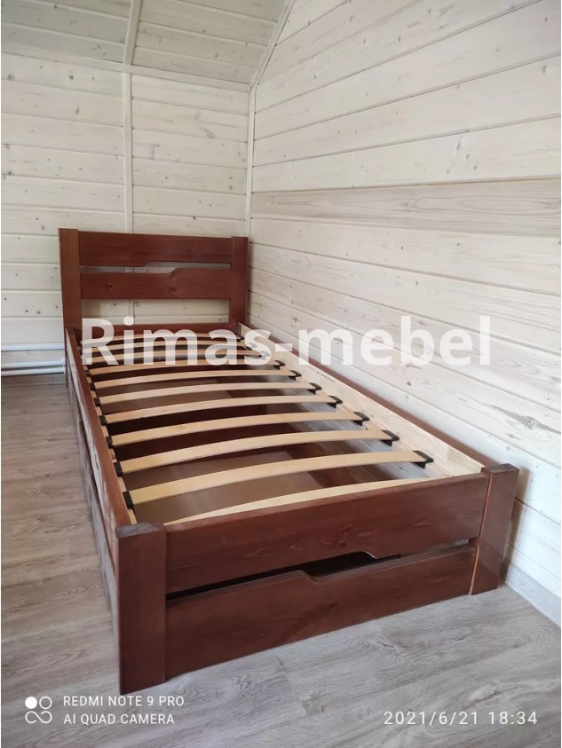 Кровать «Падуя» из массива дерева