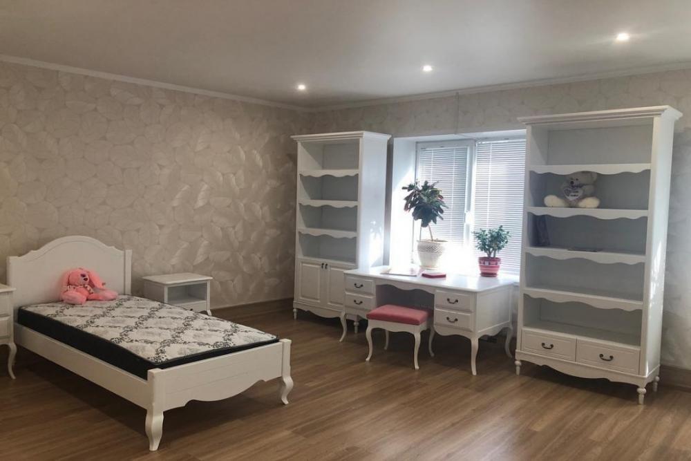 Шкаф «Лариса 2 с ящиками» из массива дерева