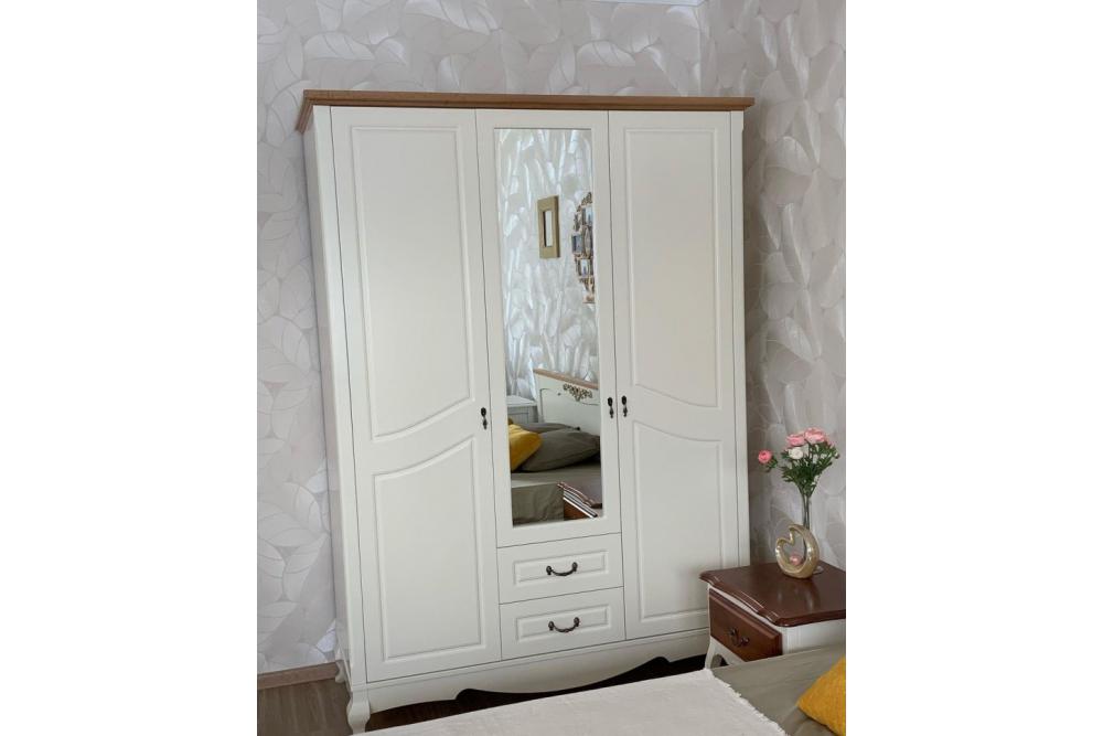 Шкаф «Ахарнес 3» из массива дерева