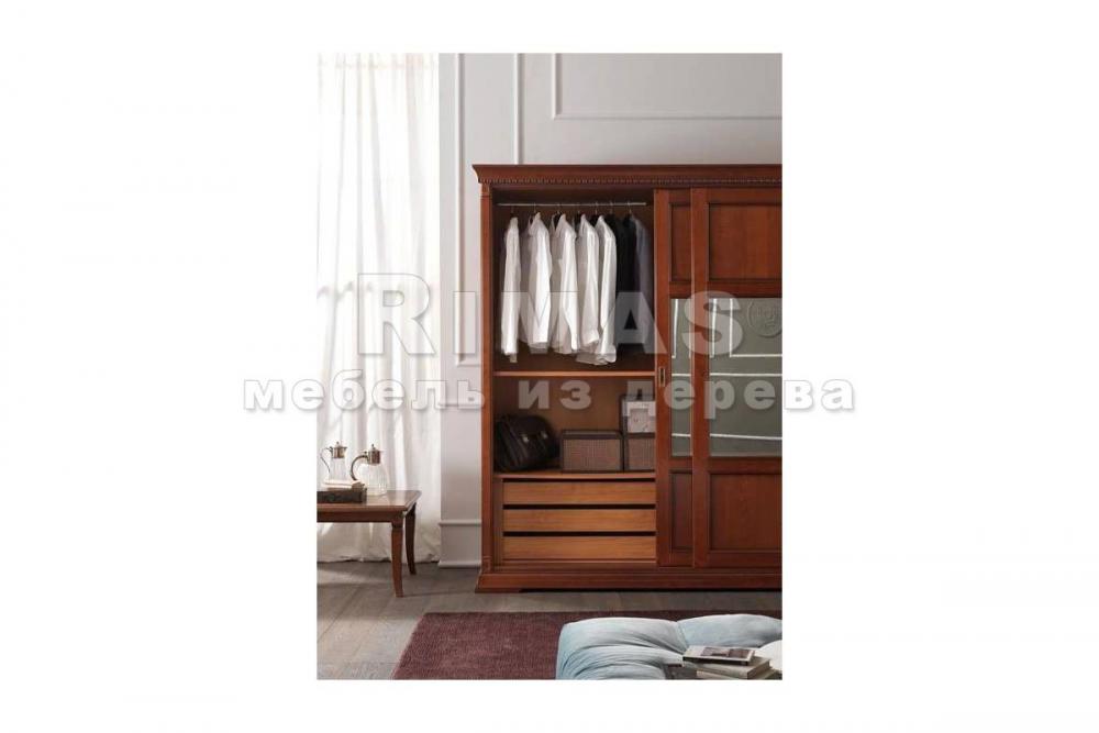 Шкаф «Прама 2» из массива дерева