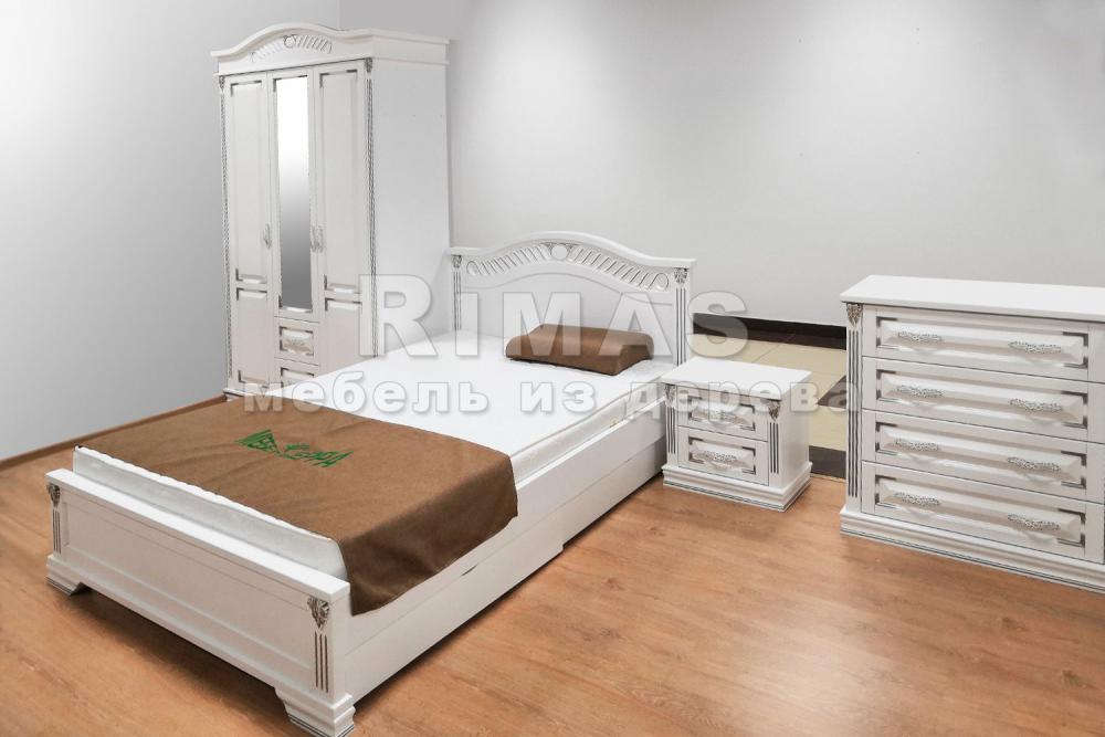 Спальня «Валенсия» из массива дерева