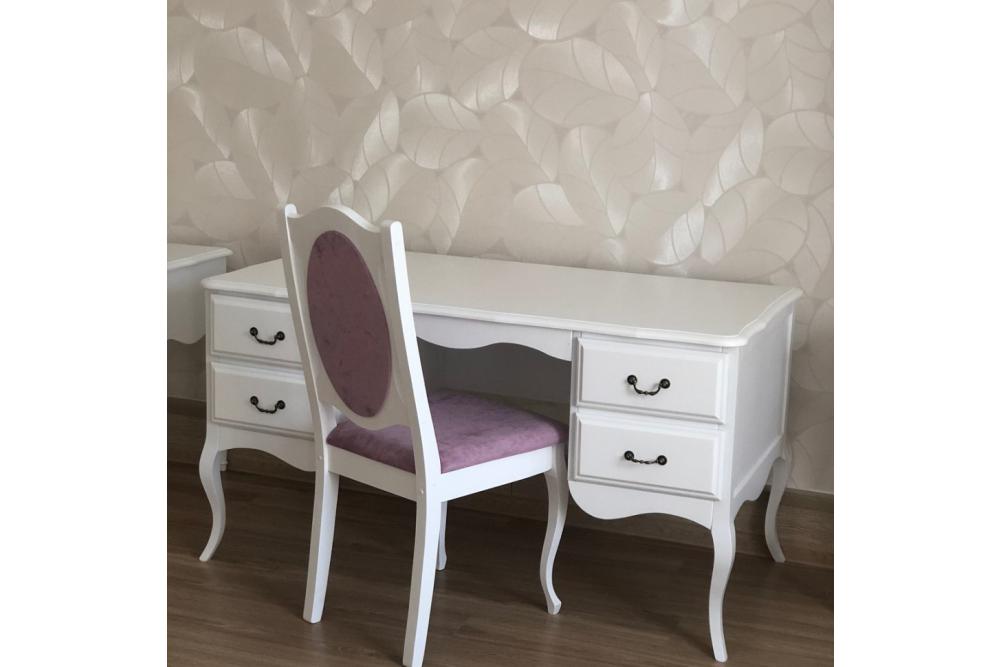 Стол «Лариса 2» из массива дерева