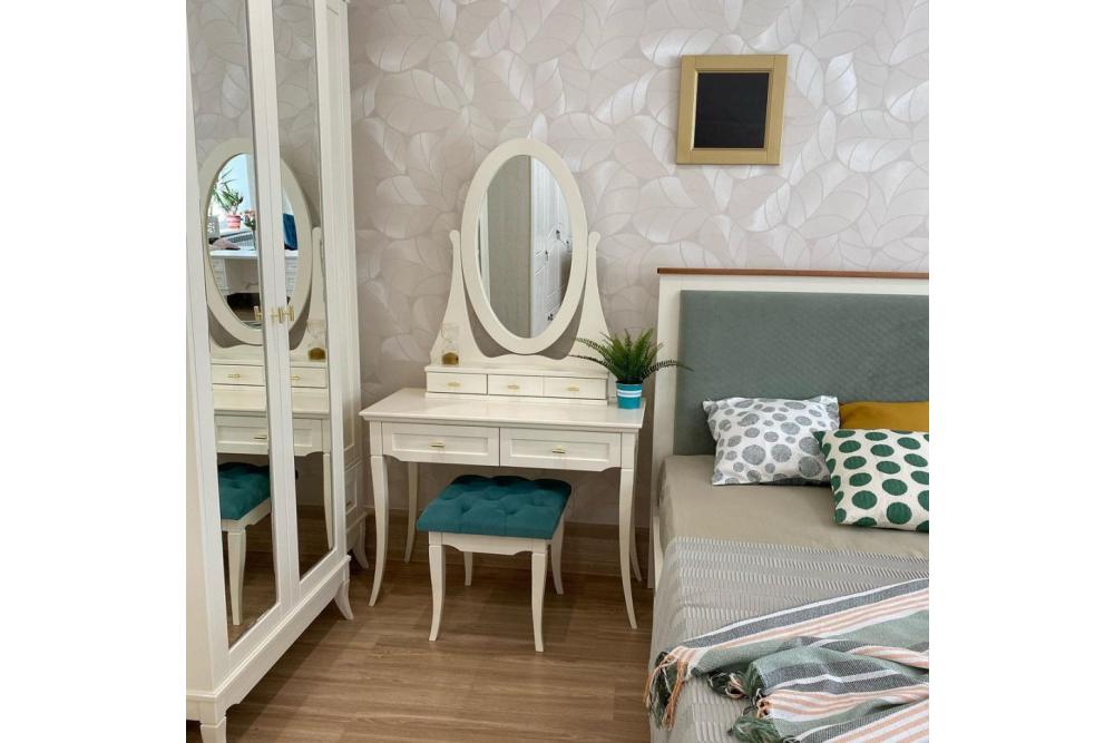 Стол «Янина дам 1» из массива дерева